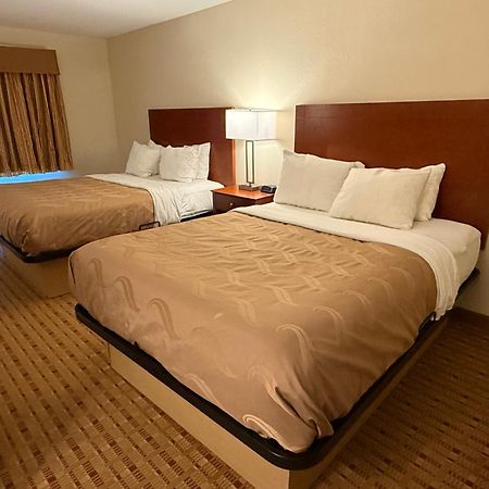 Quality Inn & Suites Eau Claire Exterior foto